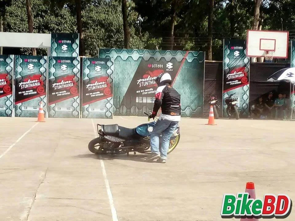 motorcycle stunt in bangladesh